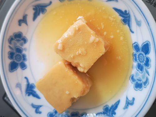腐乳肉是是什么东西做的 腐乳过了保质期能吃吗